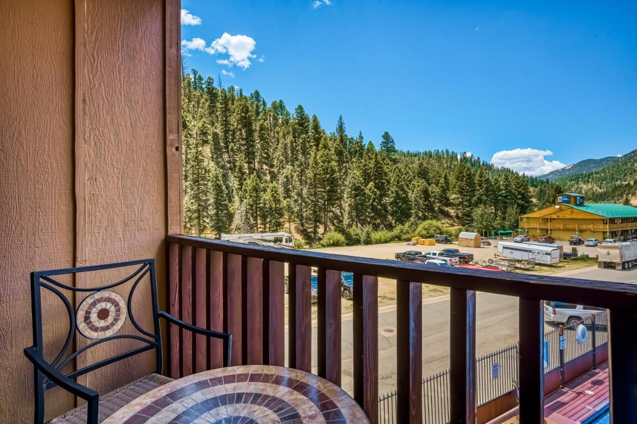 Lovely Lifts West Getaway Red River Exterior photo